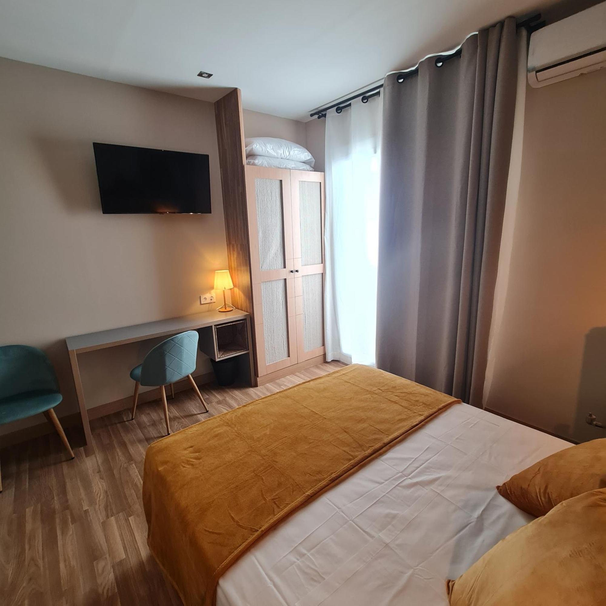 Luxury Green Hostal Madrid Gran Via Buitenkant foto