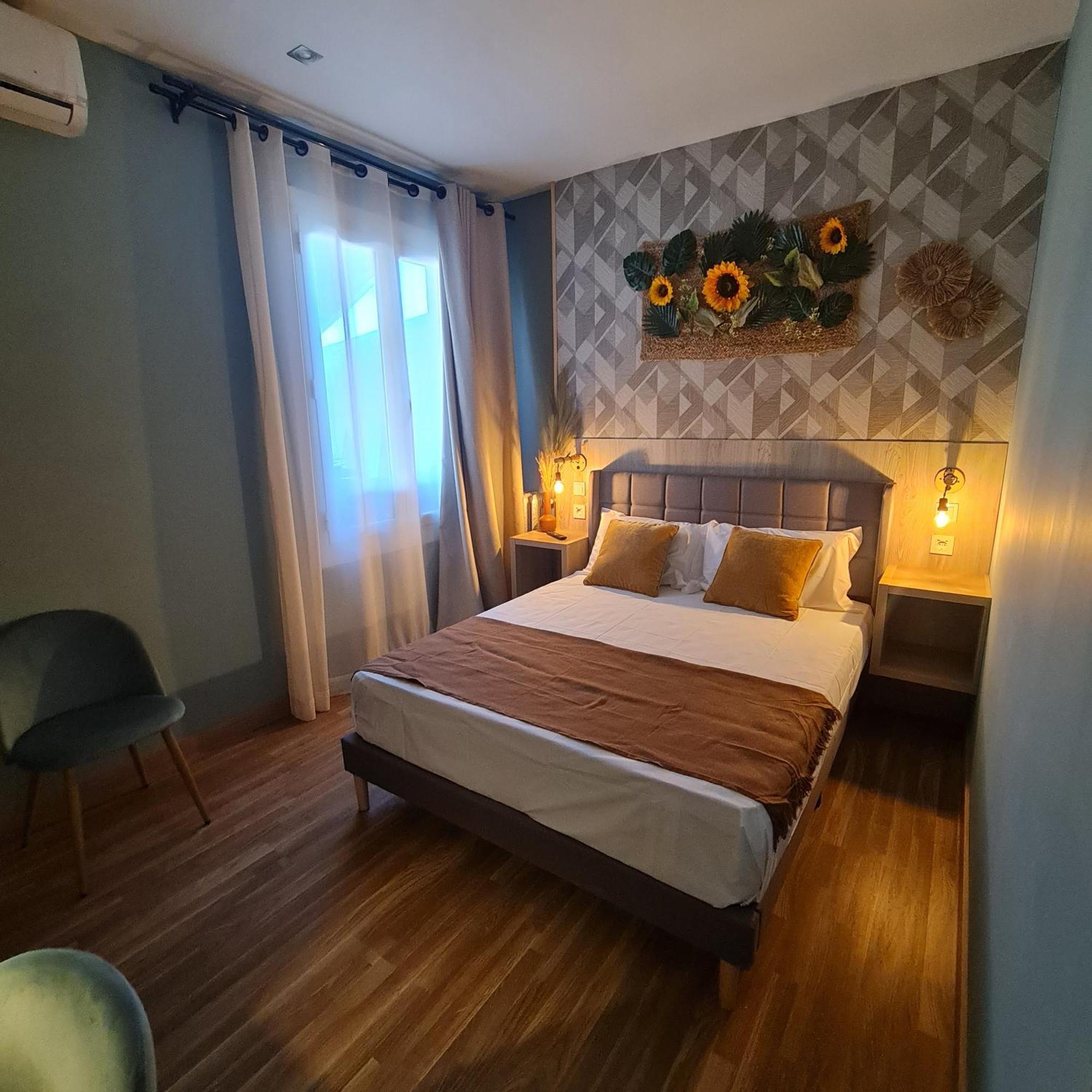 Luxury Green Hostal Madrid Gran Via Buitenkant foto