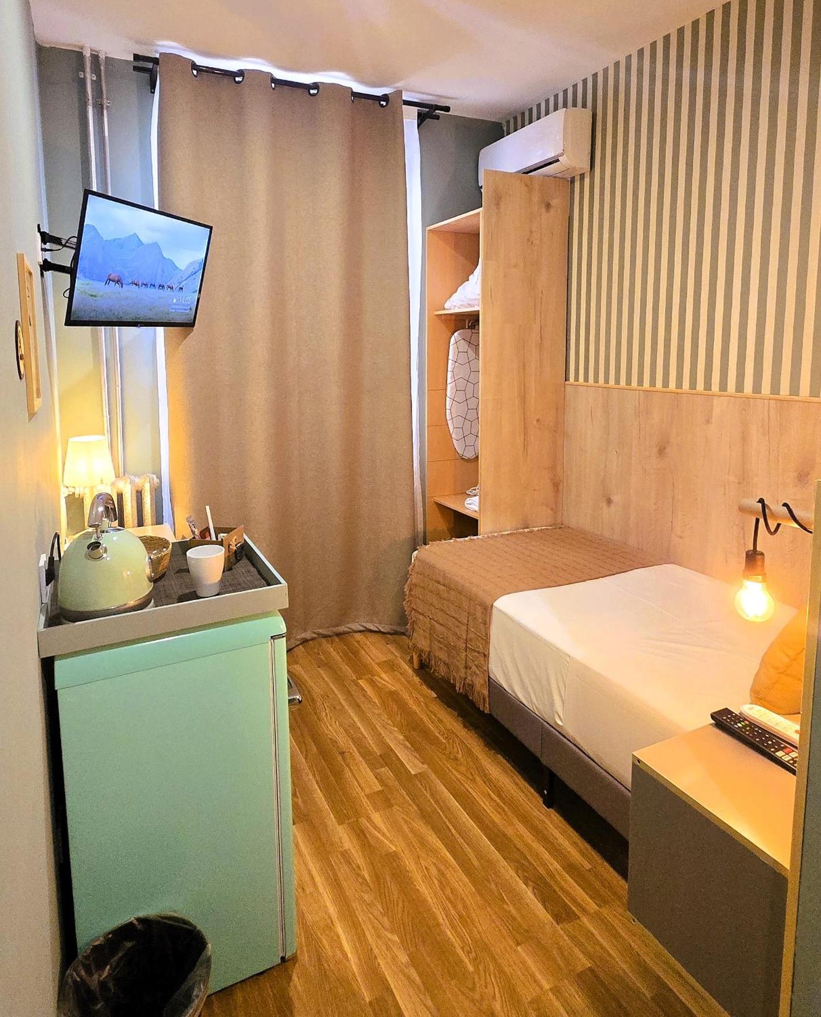 Luxury Green Hostal Madrid Gran Via Buitenkant foto