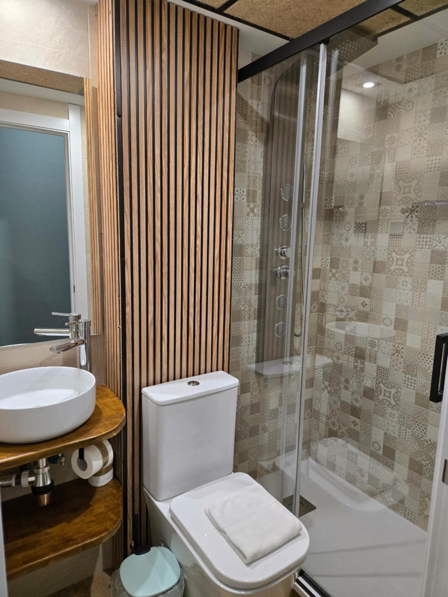 Luxury Green Hostal Madrid Gran Via Buitenkant foto